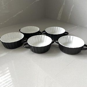 Bruntmor Set of 5 Ceramic Bowls Quiche Soup Pie Ramekins Black/White Handles